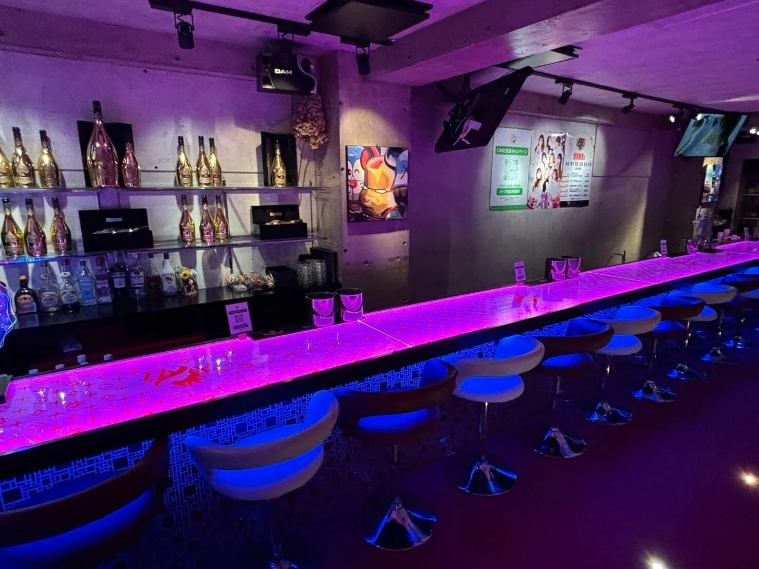 お店からのご案内を定期的に更新します